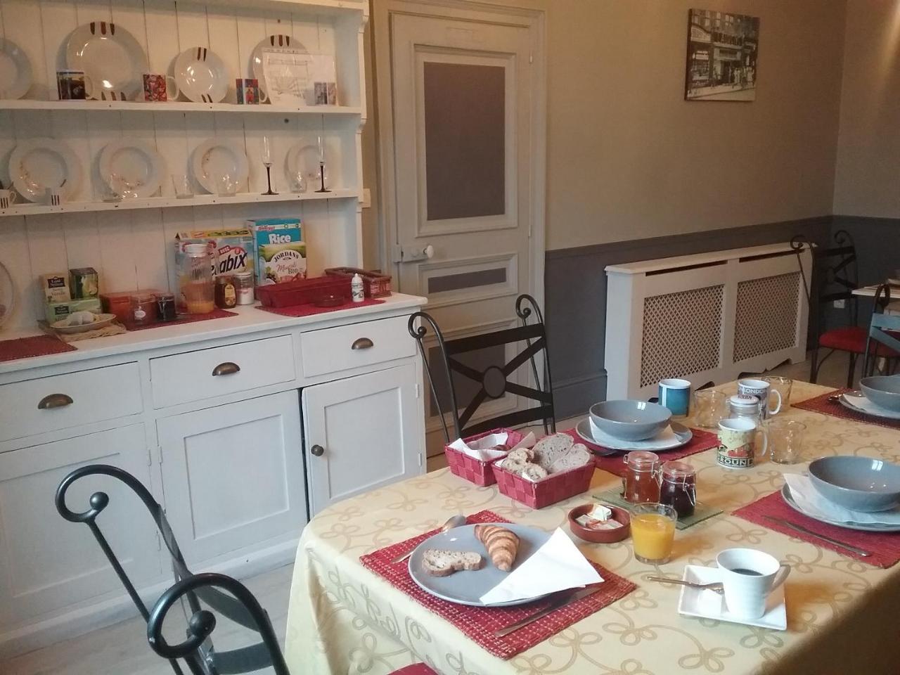 Le Puy Robin Bed and Breakfast La Souterraine Exteriör bild