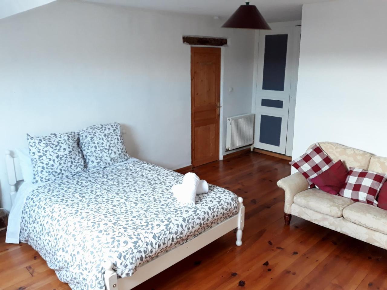 Le Puy Robin Bed and Breakfast La Souterraine Exteriör bild